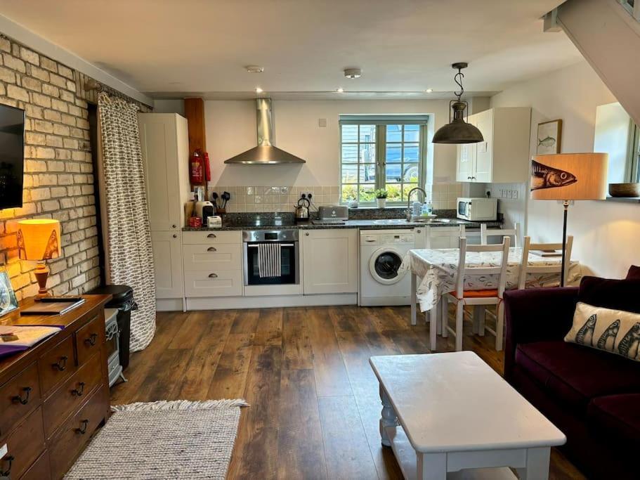 Little Bream - Pretty Cosy Cottage, Sea Views, Walk To The Beach Mawnan Smith Exterior foto